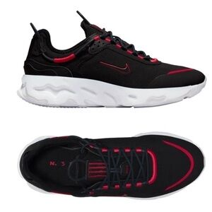 NEW IN BOX -NIKE REACT LIVE SE-